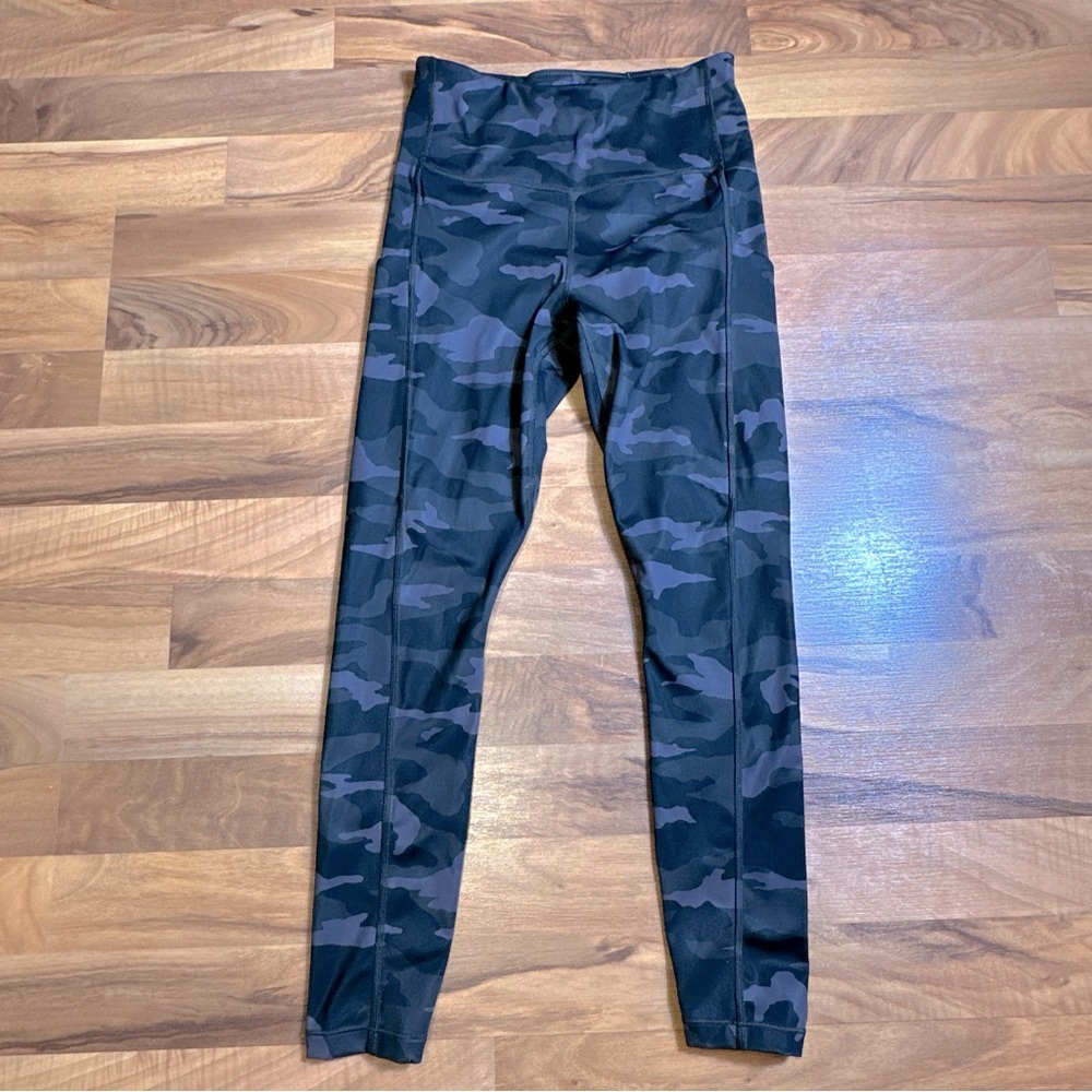 Athleta‎ Camo Contender 7/8 Powerlift Tight, Size XS - Black/Gray